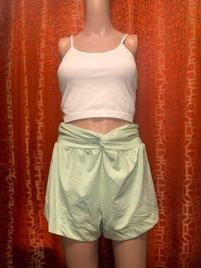 FP Movement Retreat Yoga Shorts Green Size Small NWOT